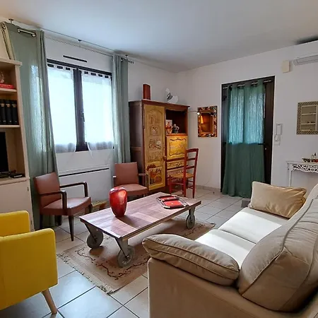 De 55m, Séjour, Chambre, Cuisine, Jardin Et Parking Privatifs Aix-les-Bains