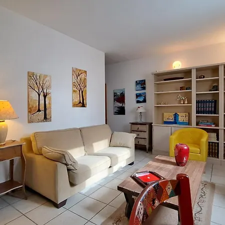 Appartement 55M, Sejour, Chambre, Cuisine, Jardin Et Parking Privatifs