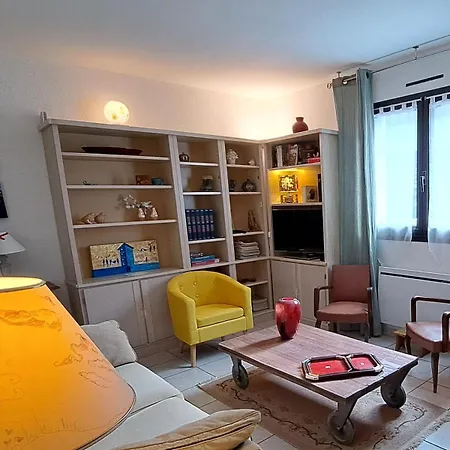 55m, Sejour, Chambre, Cuisine, Jardin Et Parking Privatifs * Aix-les-Bains