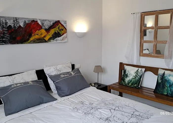 アパート T2 De 55m Avec Jardin Et Parking Privatifs エクスレバン